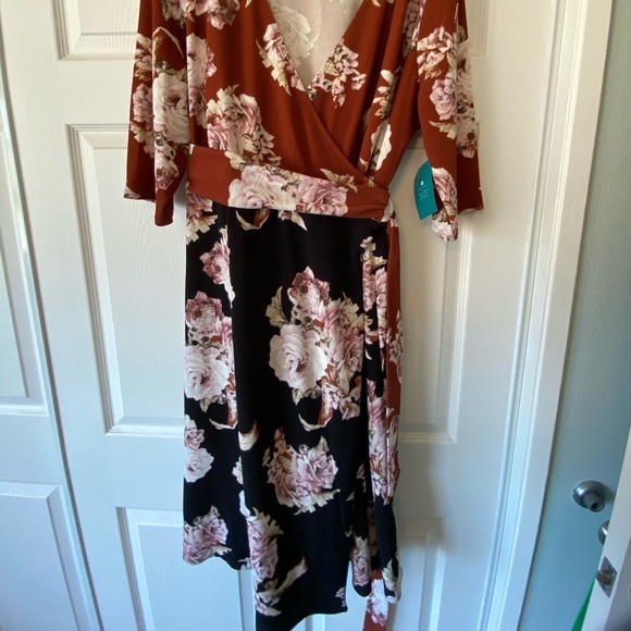 Women’s plus size dress - Picture 2 of 7